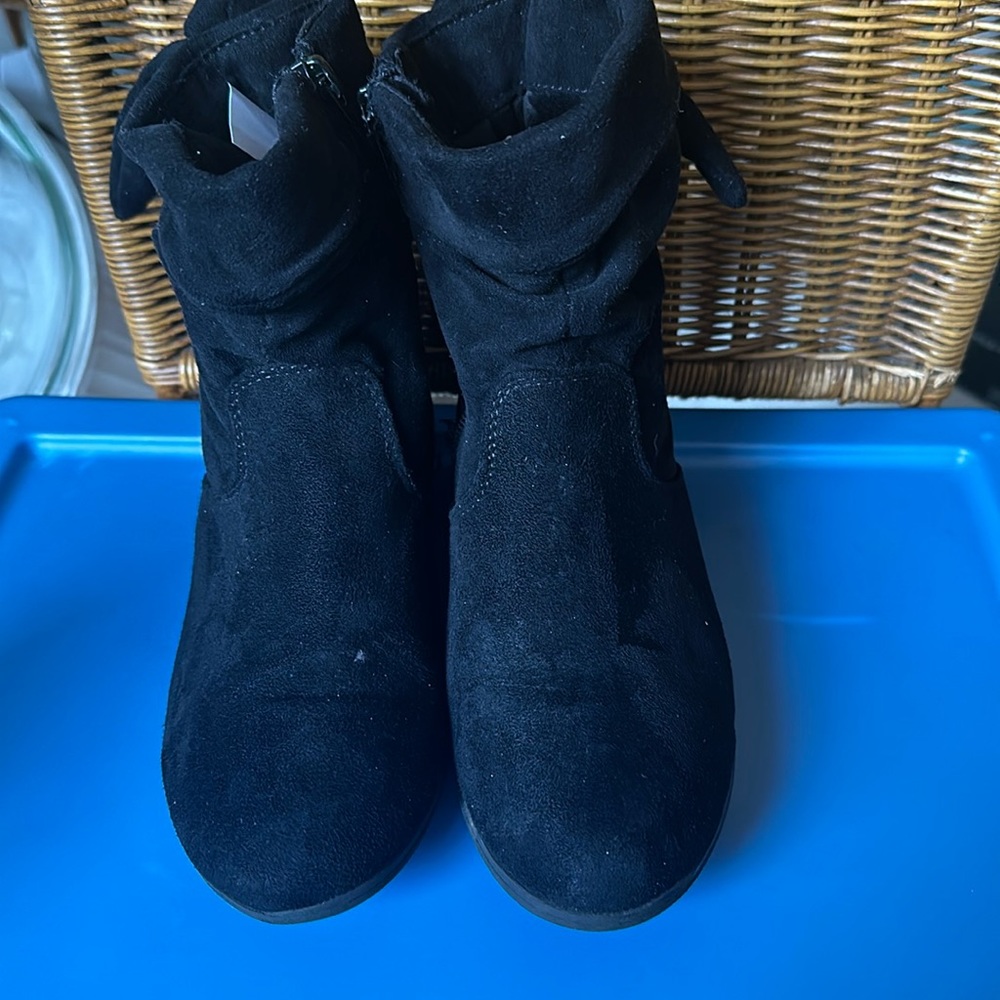 Justice girls size 3 zip black boots